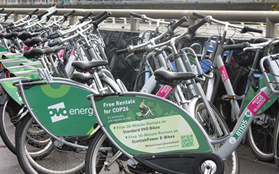 COP26期間中の貸し出し用自転車(再生可能エネルギー100%で充電) (R3.11.9)