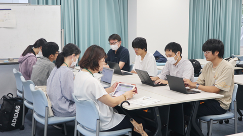 ワークショップ④質問力の向上チームワークの実習(学生と教職員が混合のグループメンバー)