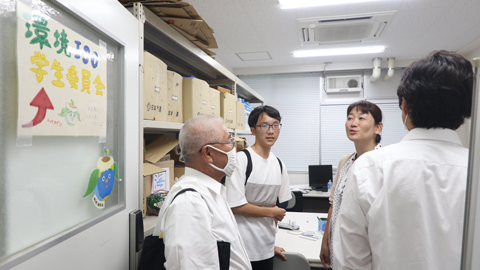環境ISO学生委員会の内部監査 　環境ISO学生委員会室の確認(R5.9.4)